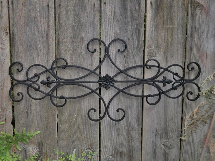 Outdoor iron wall decor