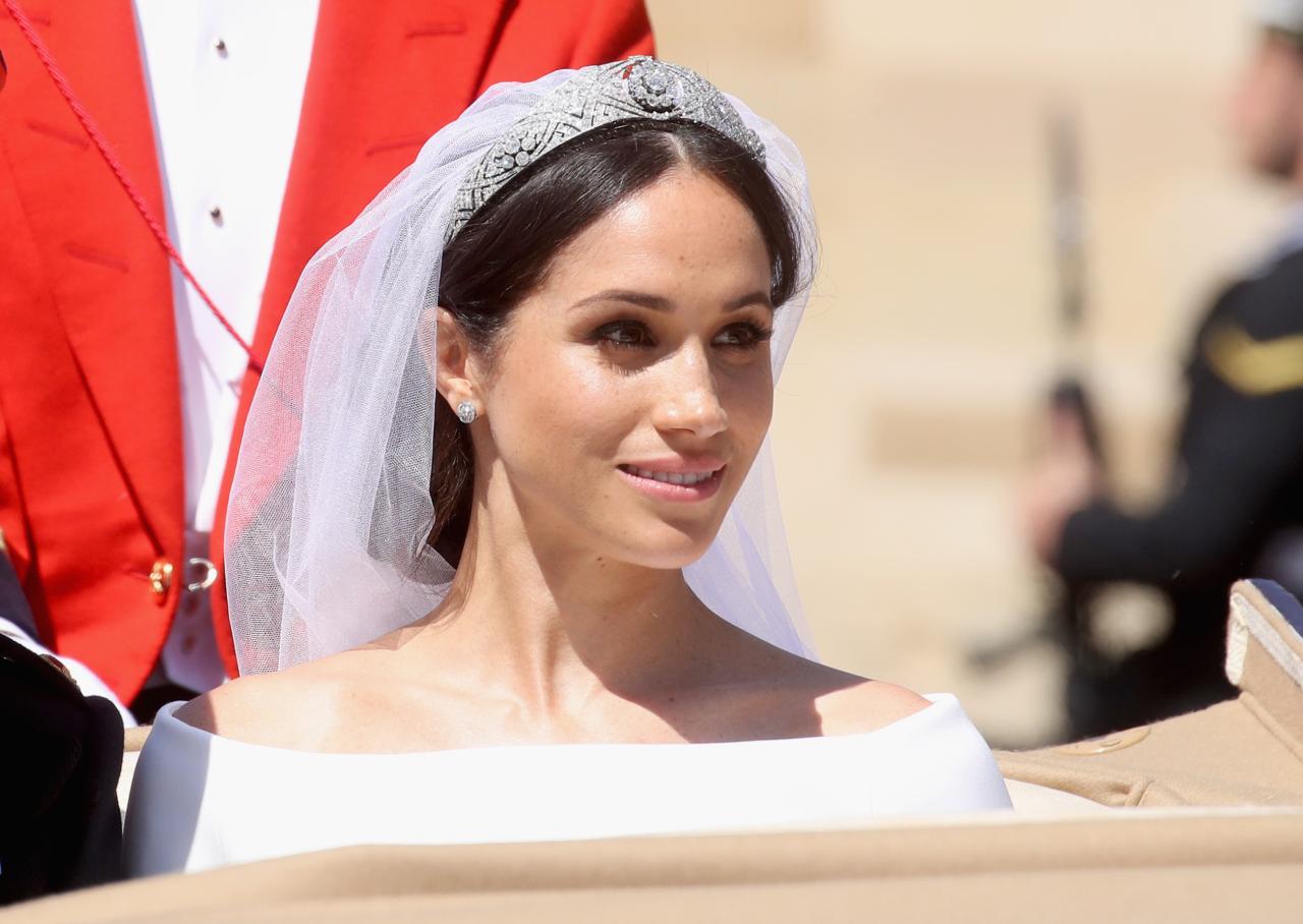 Queen harrison wedding dress